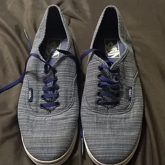 Vans - Picture 2 of 4